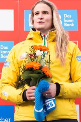 Natalie Geisenberger (GER, Deutschland); Flower Ceremony, Blumenzeremonie, Siegerehrung, Rennrodel-Weltcup Altenberg, xprx