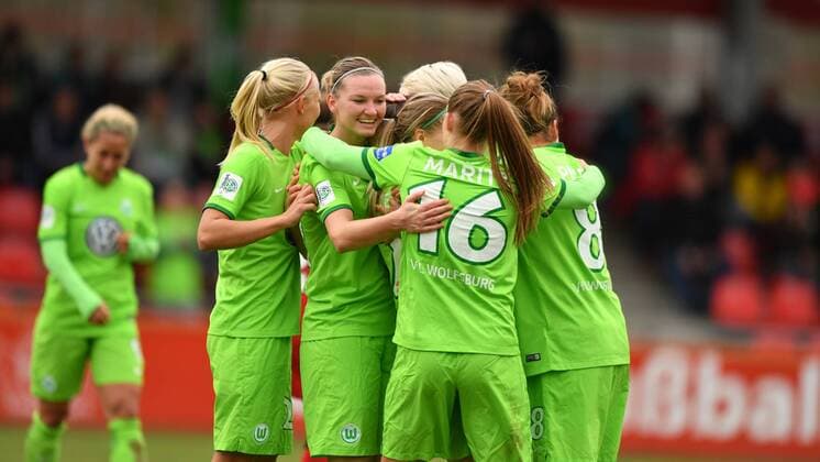 Jubel, Freuen, celebrate, happy, cheer , Goal Celebration VFL Wolfsburg 1:3, Frauenfussball -Bayer 04 Leverkusen - VFL Wolfsburg, xmkx
