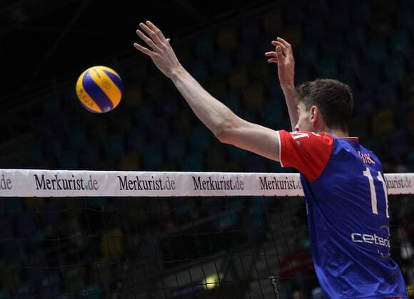26.02.2017, xilx, Volleyball 1.Bundesliga Herren, Volleyball Herren,United Volleys - SWD powervolleys Düren, emspor, v.l. Block von Tobias Krick (United Volleys Rhein-Main) Frankfurt am Main