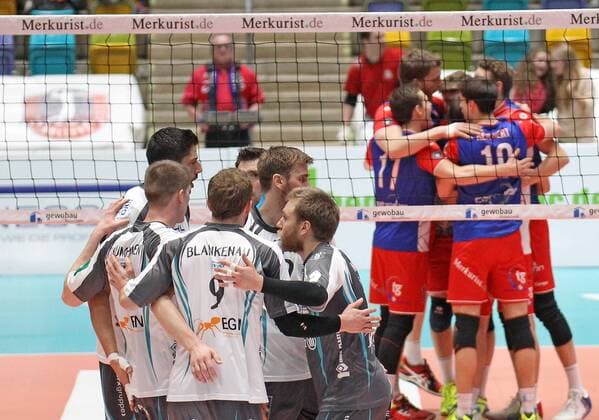 26.02.2017, xilx, Volleyball 1.Bundesliga Herren, Volleyball Herren,United Volleys - SWD powervolleys Düren, emspor, v.l. Kreise von SWD powervolleys Dueren und United Volleys Rhein-Main Frankfurt am Main