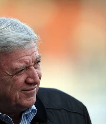 v.li.: Volker Bouffier (Ministerpräsident vom Land Hessen) Portrait, Porträt Closeup, close-up, Nahaufnahme, Großaufnahme, Feature , Fussball, Allianz Frauen-Bundesliga, 1. FFC Frankfurt - 1. FFC Turbine Potsdam, xmrx