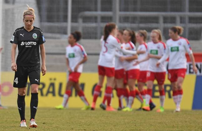 26.02.2017, xblx, Fussball 1.Bundesliga Damen, 1.FFC Frankfurt - Turbine Potsdam, emspor v.l. Goal scored, Tor zum 1:1, Kathrin Hendrich (1.FFC Frankfurt), enttaeuscht, enttaeuscht schauend, dissapointed Frankfurt am Main