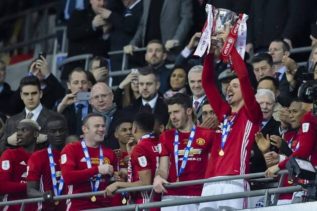 170226 Manchester Uniteds Zlatan Ibrahimovic Jubel Sieg Siegerehrung Trophäe - Finale League Cup ENG - Manchester United ManU - FC Southampton den 26 februar 2017 in London.  Copyright: JOELxMARKLUND BB170226JM067