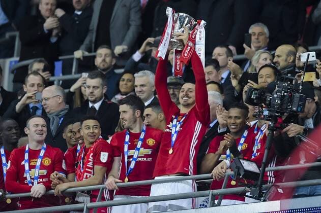 170226 Manchester Uniteds Zlatan Ibrahimovic Sieg Siegerehrung Trophäe - Finale League Cup ENG - Manchester United ManU - FC Southampton den 26 februar 2017 in London.  Copyright: JOELxMARKLUND BB170226JM083