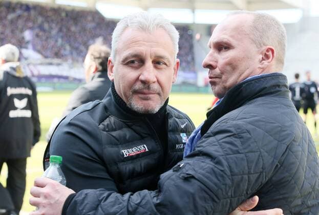 Aue, 26.02.2017, Erzgebirgsstadion, Fussball, 2.Bundesliga, 22. Spieltag , FC Erzgebirge Aue vs. SG Dynamo Dresden 1:4 (0:4) , Im Bild: Trainer Pavel Dotchev und Präsident Helge Leonhardt (re.), Erzgebirge Aue. ,