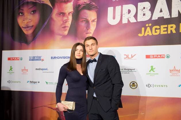 Leichtathletik Berlin 27.02.2017 BEM 2018 Leichtathletik EM 2018 in berlin Weltpremiere von Urban Records Image Film Zoo Palast Berlin Thomas Röhler Speerwurf Olympiasieger mit Freundin Lucia
