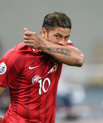 (170228) -- SHANGHAI, Feb. 28, 2017 -- Hulk of China s Shanghai SIPG FC celebrates scoring during the AFC Champions League Group F match againt Australia s Western Sydney Wanderers at Shanghai Stadium in Shanghai, east China, Feb. 28, 2017. ) (wll) (SP)CHINA-SHANGHAI-SOCCER-AFC CHAMPIONS LEAGUE-SHANGHAI SIPG FC VS WESTERN SYDNEY WANDERERS(CN) DingxTing 