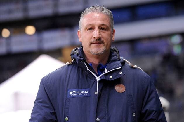 Fußball DFB-Pokal Viertelfinale Eintracht Frankfurt - Arminia Bielefeld am 28.02.2017 in der Commerzbank-Arena in Frankfurt Jürgen Kramny ( Bielefeld ) xJKx