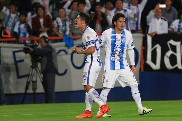 Tuzos player Jonathan Urretaviscaya (L) celebrates with his teammates after scoring a goal against Saprissa, during their soccer match between Tuzos of Pachuca and Saprissa of Costa Rica, of the Concacaf Champions League, held at the Hidalgo stadium in Pachuca, Mexico, on 28 February 2017. TUZOS VS SAPRISSA !ACHTUNG: NUR REDAKTIONELLE NUTZUNG!  Copyright: xDavidxMartinezxPelcastrex MEX02 20170301-636239431042954929