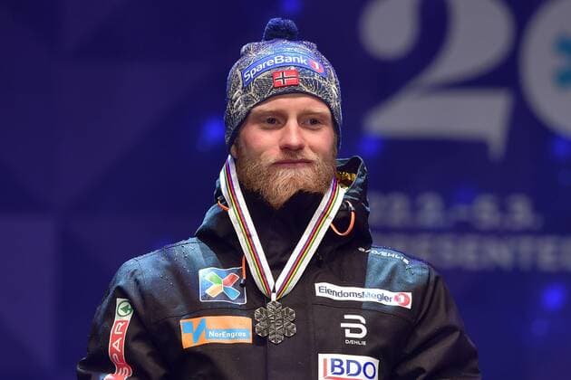 Nordische Ski-WM, 15km Langlauf der Herren, Siegerehrung NORDIC SKIING - FIS WC Lahti 2017 LAHTI,FINLAND,01.MAR.17 - NORDIC SKIING, CROSS COUNTRY SKIING - FIS Nordic World Ski Championships, 15km classic, men, award ceremony. Image shows Martin Johnsrud Sundby (NOR). Keywords: medal. GEPAxpictures xFlorianxErtl
