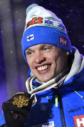 Nordische Ski-WM, 15km Langlauf der Herren, Siegerehrung Iivo Niskanen, Finland - Lahti, Finnland - Nordische Ski WM, Langlauf, Siegerehrung.  Copyright: CARLxSANDIN BB170301CS178