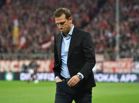 Bilder des Tages - SPORT 01.03.2017, Fussball GER, DFB Pokal, Viertelfinale, Saison 2016 2017, FC Bayern Muenchen - FC Schalke 04, Trainer Markus Weinzierl (FC Schalke 04)