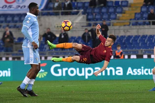 Bilder des Tages - SPORT Stephan El Shaarawy Roma, Jacinto Bastos Lazio Roma 01-03-2017 Stadio Olimpico Football Calcio Coppa Italia 2016 2017 Lazio - AS Roma AndreaxStaccioli