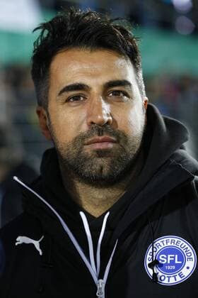 28.02.2017, Frimo Stadion, Lotte, GER, DFB POKAL, Viertelfinale, Sportfreunde Lotte vs Borussia Dortmund, im Bild Ismail Atalan (Trainer, Lotte) SF Lotte vs Borussia Dortmund