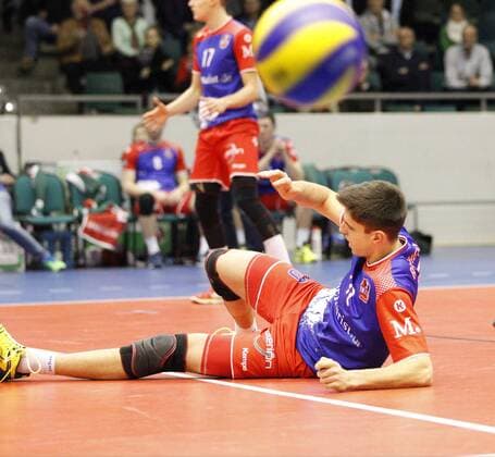 Deutschland - Rüsselsheim am Main - 02.03.2017 Volleyball - Hessen - CEV Champions League - Herren Saison 2016 2017 United Volleys Rheinmain (blau) - Lindemans Aalst (ws) v.l. Moritz Reichert (RheinMain 10) United Volleys Rheinmain - Lindemans Aalst