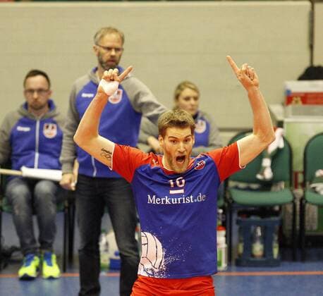 Deutschland - Rüsselsheim am Main - 02.03.2017 Volleyball - Hessen - CEV Champions League - Herren Saison 2016 2017 United Volleys Rheinmain (blau) - Lindemans Aalst (ws) v.l. Christian Dünnes (RheinMain 16) United Volleys Rheinmain - Lindemans Aalst