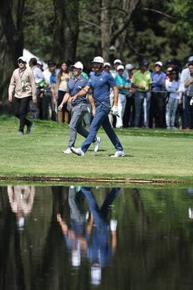 Irish golfer Rory Mcilroy (L) talks to Dustin Johnson (R) during the World Golf Championship s second round at the Chapultepec Club in Mexico City, Mexico, 03 March 2017. WORLD GOLF CHAMPIONSHIP IN MEXICO !ACHTUNG: NUR REDAKTIONELLE NUTZUNG!  Copyright: xAlexxCruzx MEX001 20170303-636241820596608319