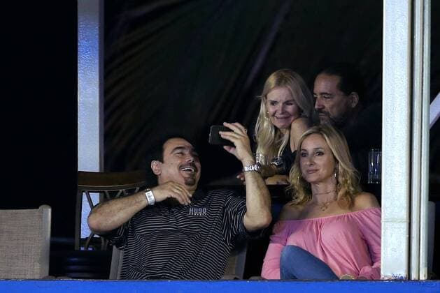Mexican former soccer player Hugo Sanchez (L) and his wife, Spanish Isabel Martin (R), attend the game between US tennis player Sam Querrey and Australian Nick Kyrgios during their Mexico Tennis Open semifinal match in Acapulco, Guerrero, Mexico, 03 March 2017. MEXICO TENNIS OPEN SEMIFINALS !ACHTUNG: NUR REDAKTIONELLE NUTZUNG!  Copyright: xJosexMendezx MEX010 20170304-636242063125337739