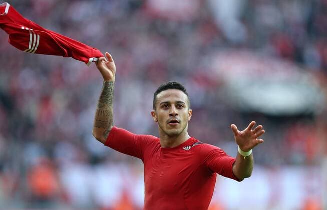 04.03.2017, Fussball 1.Bundesliga 2016 2017, 23.Spieltag, 1. FC Köln - FC Bayern München, im RheinEnergieStadion Köln. Schlussjubel Thiago Alcantara (Bayern München) 