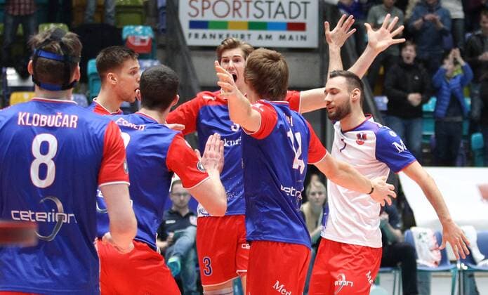05.03.2017, xilx, Volleyball 1.Bundesliga Herren, United Volleys - Netzhoppers Solwo Königspark, emspor, v.l. Jubel nach Punktgewinn von Jan Klobucar (United Volleys Rhein-Main), Mitchell Tulley (United Volleys Rhein-Main), Florian Ringseis (United Volleys Rhein-Main), Peter Wolf (United Volleys Rhein-Main) Frankfurt am Main