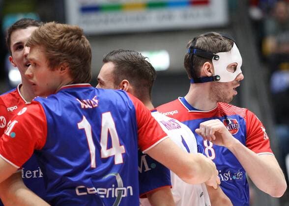 05.03.2017, xilx, Volleyball 1.Bundesliga Herren, United Volleys - Netzhoppers Solwo Königspark, emspor, v.l. Jubel Nahaufnahme Peter Wolf (United Volleys Rhein-Main), Florian Ringseis (United Volleys Rhein-Main) unf Jan Klobucar (United Volleys Rhein-Main) schaut nach hinten Frankfurt am Main