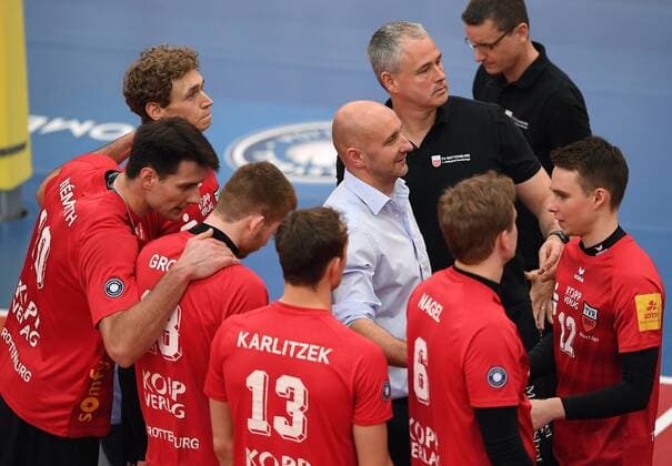 Volleyball 1. Bundesliga Saison 2016 2017 05.03.2017 TV Rottenburg - SVG Lueneburg TVR Block, Felix Isaak (li, TV Rottenburg) und Moritz Karlitzek (re, TV Rottenburg) 