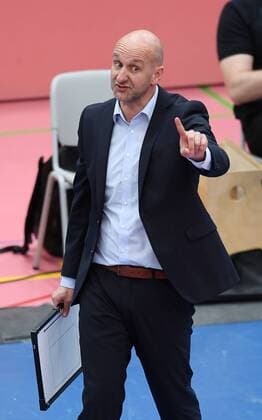 Volleyball 1. Bundesliga Saison 2016 2017 05.03.2017 TV Rottenburg - SVG Lueneburg Trainer Hans Peter Mueller - Angstenberger (TV Rottenburg) nachdenklich 