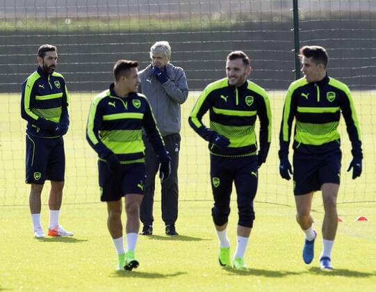 Arsenal s Alexis Sanchez and Arsene Wenger during training at London Colney, London. Picture date March 6th, 2017 Pic David Klein Sportimage EDITORIAL USE ONLY. No use with unauthorised audio, video, data, fixture lists, club league logos or live services. Online in-match use limited to 120 images, no video emulation. No use in betting, games or single club league player publications.
