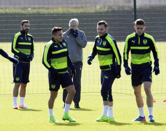 Arsenal s Alexis Sanchez and Arsene Wenger during training at London Colney, London. Picture date March 6th, 2017 Pic David Klein Sportimage EDITORIAL USE ONLY. No use with unauthorised audio, video, data, fixture lists, club league logos or live services. Online in-match use limited to 120 images, no video emulation. No use in betting, games or single club league player publications.