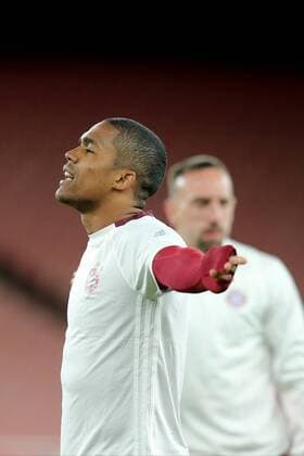 Douglas Costa (FC Bayern Muenchen 11) Hintergrund Franck Ribery (FC Bayern Muenchen 7), Abschlusstraining, Arsenal FC - FC Bayern Muenchen , UEFA Champions League, Achtelfinale, Fussball, 06.03.2017, London Copyright: xLanger Eibner-Pressefotox EP_HLR