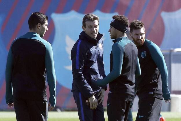 FC Barcelona Barca s assistant coach Juan Carlos Unzue (2L) chats with Argentine forward Leo Messi (R), Uruguayan Luis Suarez (L) and Brazilian Neymar jr during a training session at the Joan Gamper facilities in Barcelona, northeastern Spain, 07 March 2017. FC Barcelona will face PSG in a UEFA Champions League round of 16 second leg match at the Camp Nou stadium on 08 May. Training session of FC Barcelona !ACHTUNG: NUR REDAKTIONELLE NUTZUNG!  Copyright: xALBERTOxESTEVEZx GRA083 20170307-636244870348045027