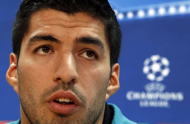 FC Barcelona Barca s Uruguayan forward Luis Suarez speaks during a press conference PK Pressekonferenz at the end of a training session at the Joan Gamper facilities in Barcelona, northeastern Spain, 07 March 2017. FC Barcelona will face PSG in a UEFA Champions League round of 16 second leg match at the Camp Nou stadium on 08 May. Press conference of FC Barcelona !ACHTUNG: NUR REDAKTIONELLE NUTZUNG!  Copyright: xALBERTOxESTEVEZx GRA241 20170307-636244969304882281