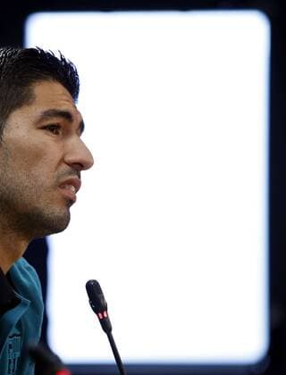 FC Barcelona Barca s Uruguayan forward Luis Suarez reacts during a press conference PK Pressekonferenz at the end of a training session at the Joan Gamper facilities in Barcelona, northeastern Spain, 07 March 2017. FC Barcelona will face PSG in a UEFA Champions League round of 16 second leg match at the Camp Nou stadium on 08 May. Press conference of FC Barcelona !ACHTUNG: NUR REDAKTIONELLE NUTZUNG!  Copyright: xALBERTOxESTEVEZx GRA241 20170307-636244970596554001