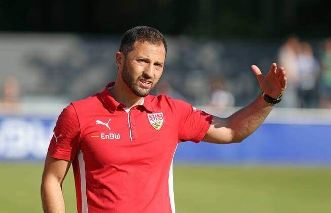 VfB Stuttgart Deutschland, Stuttgart, 03.06.2015, Fussball, B-Junioren, Bundesliga, Saison 2014 2015, Halbfinale, U17 U 17 VfB Stuttgart - U17 Hannover 96 (2:0): Domenico Tedesco (Trainer VfB Stuttgart).