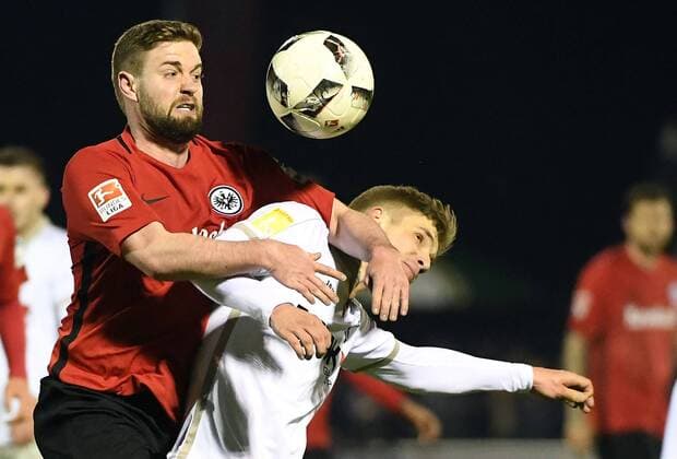 07.03.2017, xjhx, Fussball Testspiel, SC Hessen Dreieich - Eintracht Frankfurt, emspor, v.l. Marc Stendera (Eintracht Frankfurt), Stephan Damm (SC Hessen Dreieich) Dreieich