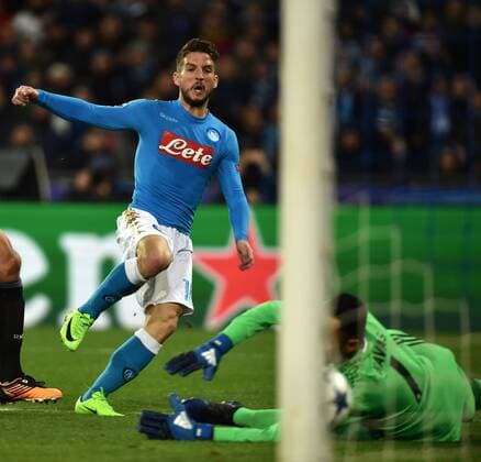 Fußball, CL, SSC Neapel - Real Madrid Gol Dries Mertens Napoli Goal celebration Napoli 07-03-2017 Stadio San Paolo Uefa Champions League 2016 2017 Round of 16 SSC Napoli - Real Madrid AndreaxStaccioli