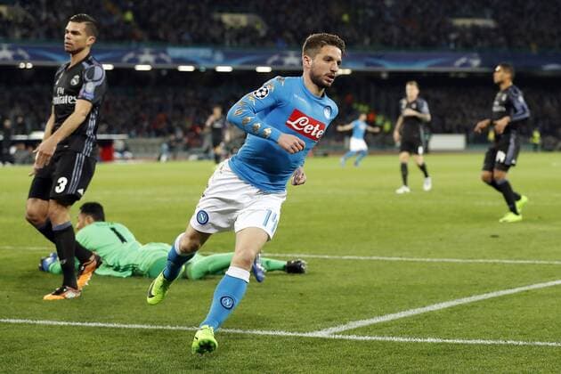 Fußball, CL, SSC Neapel - Real Madrid (L-R) Pepe of Real Madrid, goalkeeper Keylor Navas of Real Madrid, Dries Mertens of SSC Napoliduring the UEFA Champions League round of 16 match between SSC Napoli and Real Madrid on March 07, 2017 at the Stadio San Paolo in Naples, Italy SSC Napoli v Real Madrid UEFA Champions League 2016 2017 xVIxxIVx 7277589