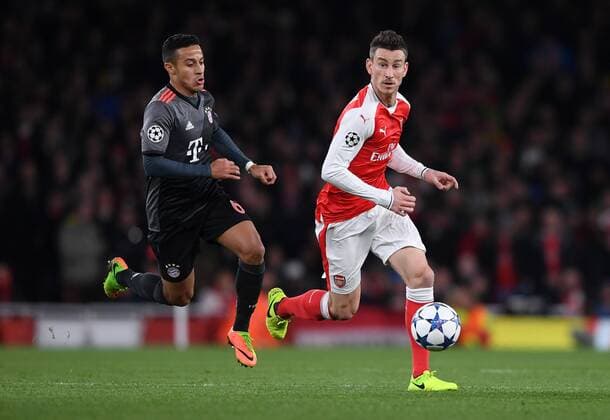 Fußball, CL, FC Arsenal - Bayern München FUSSBALL CHAMPIONS LEAGUE SAISON 2016 2017 ACHTELFINALE RUECKSPIEL Arsenal London - FC Bayern Muenchen 07.03.2017 Thiago Alcantara (li, FC Bayern Muenchen) gegen Laurent Koscielny (re, Arsenal) 