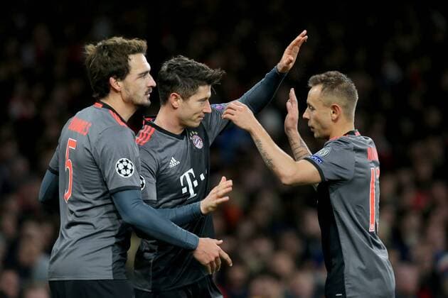 Mats Hummels (FC Bayern Muenchen 5) Robert Lewandowski (FC Bayern Muenchen 9) Rafinha (FC Bayern Muenchen 13) Jubel nach dem 1:1, Arsenal FC - FC Bayern Muenchen, UEFA Champions League, Achtelfinale, Fussball, 07.03.2017, London Copyright: xLangerx xEibner-Pressefotox EP_HLR
