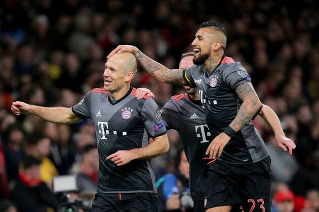 Arjen Robben (FC Bayern Muenchen 10) Arturo Vidal (FC Bayern Muenchen 23) Jubel nach dem 1:2, Arsenal FC - FC Bayern Muenchen, UEFA Champions League, Achtelfinale, Fussball, 07.03.2017, London Copyright: xLangerx xEibner-Pressefotox EP_HLR