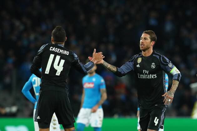 Fußball, CL, SSC Neapel - Real Madrid Sergio Ramos Real Madrid goal celebration, Casemiro Real Madrid Napoli 07-03-2017 Stadio San Paolo Football Calcio UEFA Champions League 2016 2017 Round of 16, 2st leg SSC Napoli vs. Real Madrid cesarexpurini