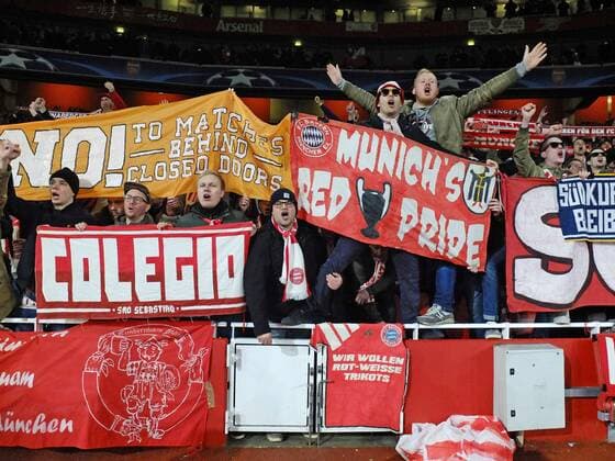 Bilder des Tages - SPORT 07.03.2017, Fussball Champions-League 2016 2017, Achtelfinale Rückspiel, FC Arsenal London - FC Bayern München, im Emirates-Stadion London. Bayernfans in der Kurve feiern den Sieg. 