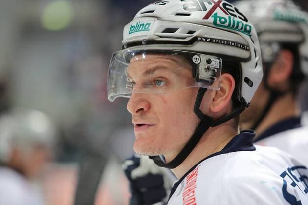 Fußball, Nationalteam Mexiko Training Laurin Braun (Eisbaeren Berlin) beim Spiel Adler Mannheim gegen die Eisbaeren Berlin am 07.03.2017 in der DEL, Mannheim Copyright: xBermel Eibner-Pressefotox EP_MBL