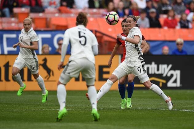 MAR 07, 2017: Germany s Alexandra Popp (9) races with the ball during the match between the women s national teams of Germany and England at the SheBelieves Cup at RFK Stadium in Washington DC. Germany won the match 1-0. CSM SOCCER 2017: Germany vs England MAR 07 - ZUMAcjm_ 20170307_zaf_cjm_075 Copyright: xJohnxMiddlebrookx
