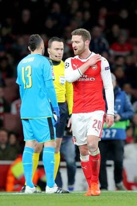 David Ospina ( Arsenal FC 13 ) Shkodran Mustafi ( Arsenal FC 20 ) nach der gelb roten Karte, Arsenal FC - FC Bayern Muenchen, UEFA Champions League, Achtelfinale, Fussball, 07.03.2017, London Copyright: xLangerx xEibner-Pressefotox EP_HLR
