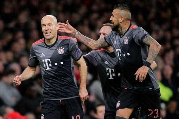 Arjen Robben (FC Bayern Muenchen 10) Franck Ribery (FC Bayern Muenchen 7) Arturo Vidal (FC Bayern Muenchen 23) nach dem 1:2, Arsenal FC - FC Bayern Muenchen, UEFA Champions League, Achtelfinale, Fussball, 07.03.2017, London Copyright: xLangerx xEibner-Pressefotox EP_HLR