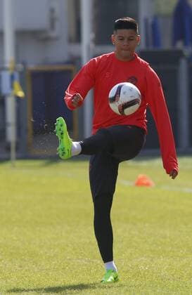ROSTOV-ON-DON, RUSSIA - MARCH 8, 2017: Manchester United ManU s Marcos Rojo during a training session ahead of their 2016-17 UEFA Europa League Round of 16, 1st leg football match against FC Rostov. Valery Matytsin TASS  TS04398E