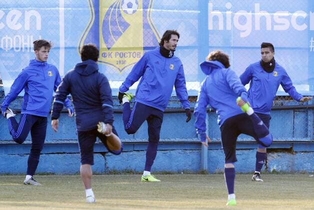ROSTOV-ON-DON, RUSSIA - MARCH 8, 2017: FC Rostov s Cesar Navas (C) during a training session ahead of the 1st leg of their 2016-17 UEFA Europa League Round of 16 football match against Manchester United ManU Valery Matytsin TASS  TS0439ED
