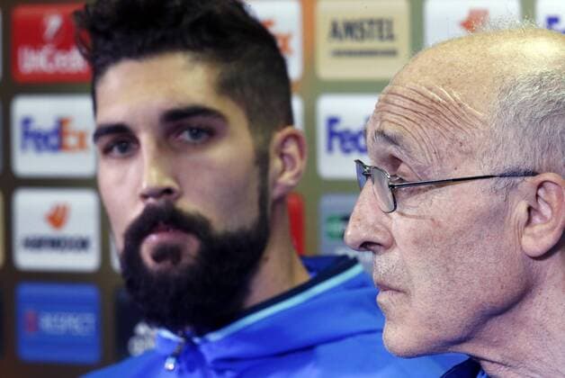 ROSTOV-ON-DON, RUSSIA - MARCH 8, 2017: FC Rostov s Miha Mevlja (L) and head coach Ivan Danilyants during a press conference PK Pressekonferenz ahead of the 1st leg of their 2016-17 UEFA Europa League Round of 16 football match against Manchester United ManU Valery Matytsin TASS  TS0439E0