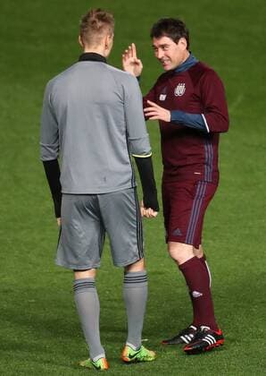 Anderlecht s Lukasz Teodorczyk and Anderlecht s head coach Rene Weiler pictured during a training session of Belgian soccer team RSC Anderlecht in Nicosie, Cyprus, Wednesday 08 March 2017. Tomorrow Anderlecht is playing 1 8 final first leg game of the Europa League competition against Cyprus team Apoel Nicosie. VIRGINIExLEFOUR  x05060907x